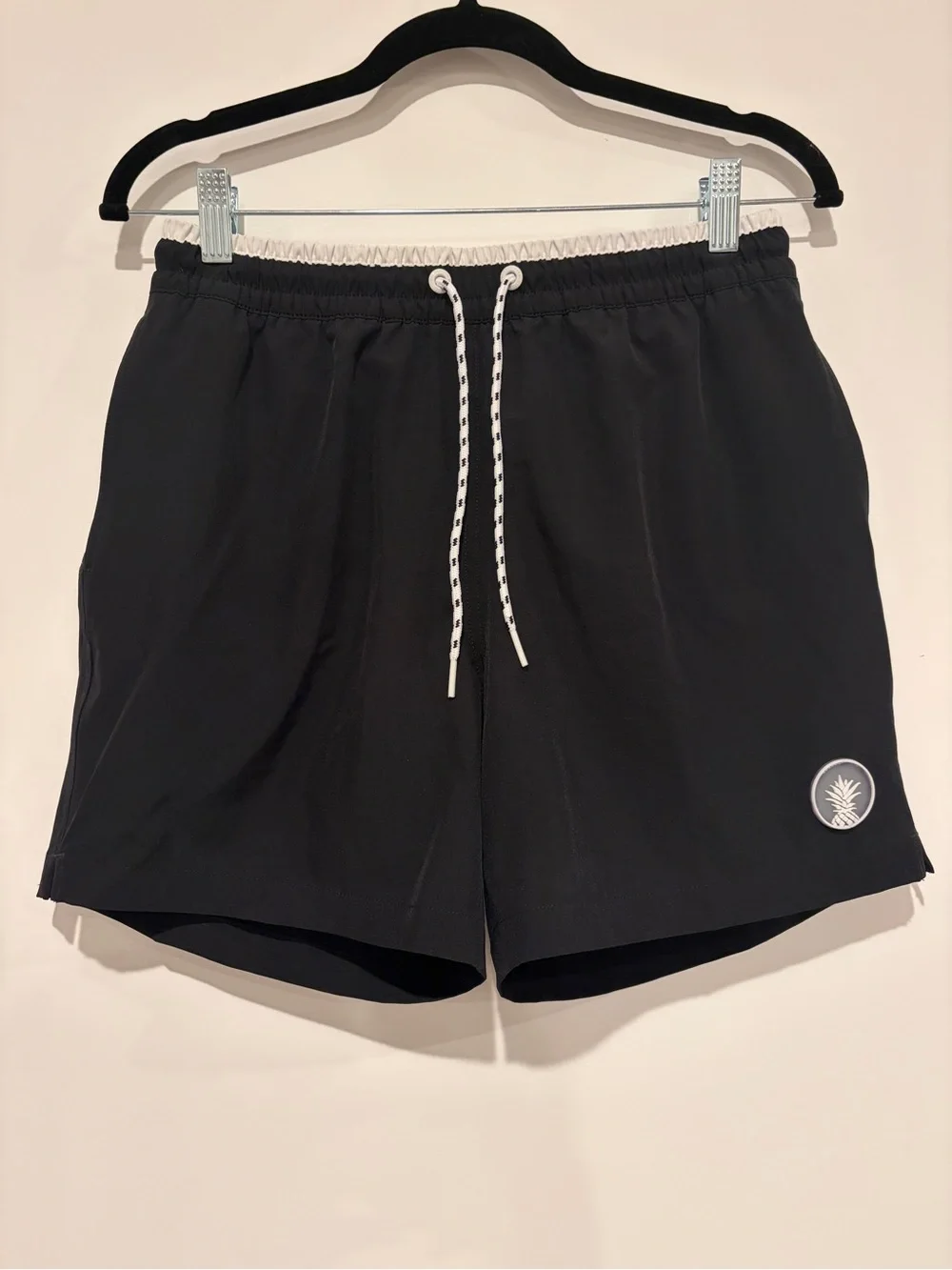 Chubbies Size Small Black The Capes 5.5 Inch Inseam Pineapple Patch Swim Trunks